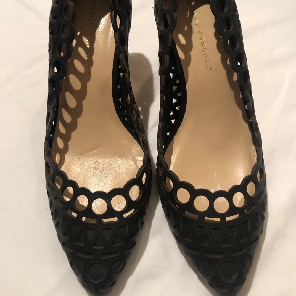 Chic and comfortable Loeffer Randall black shoes!